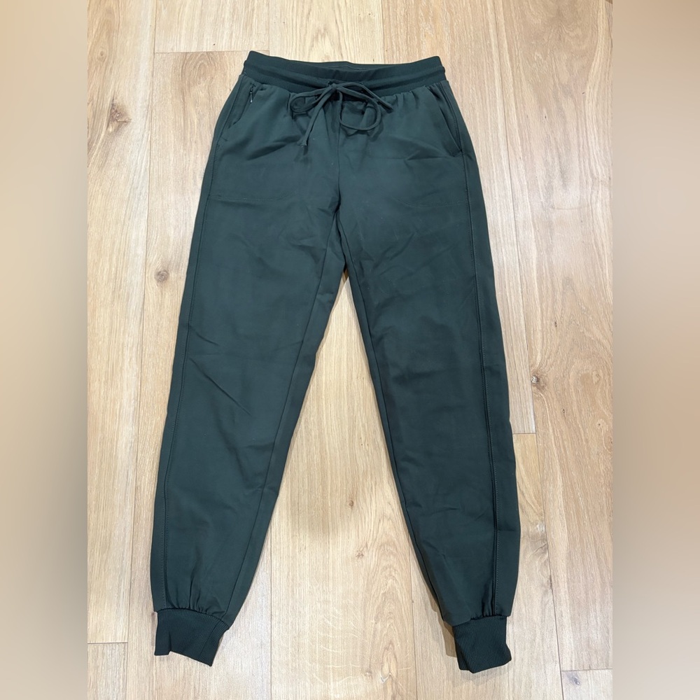 Women’s Green Jogger Pants
